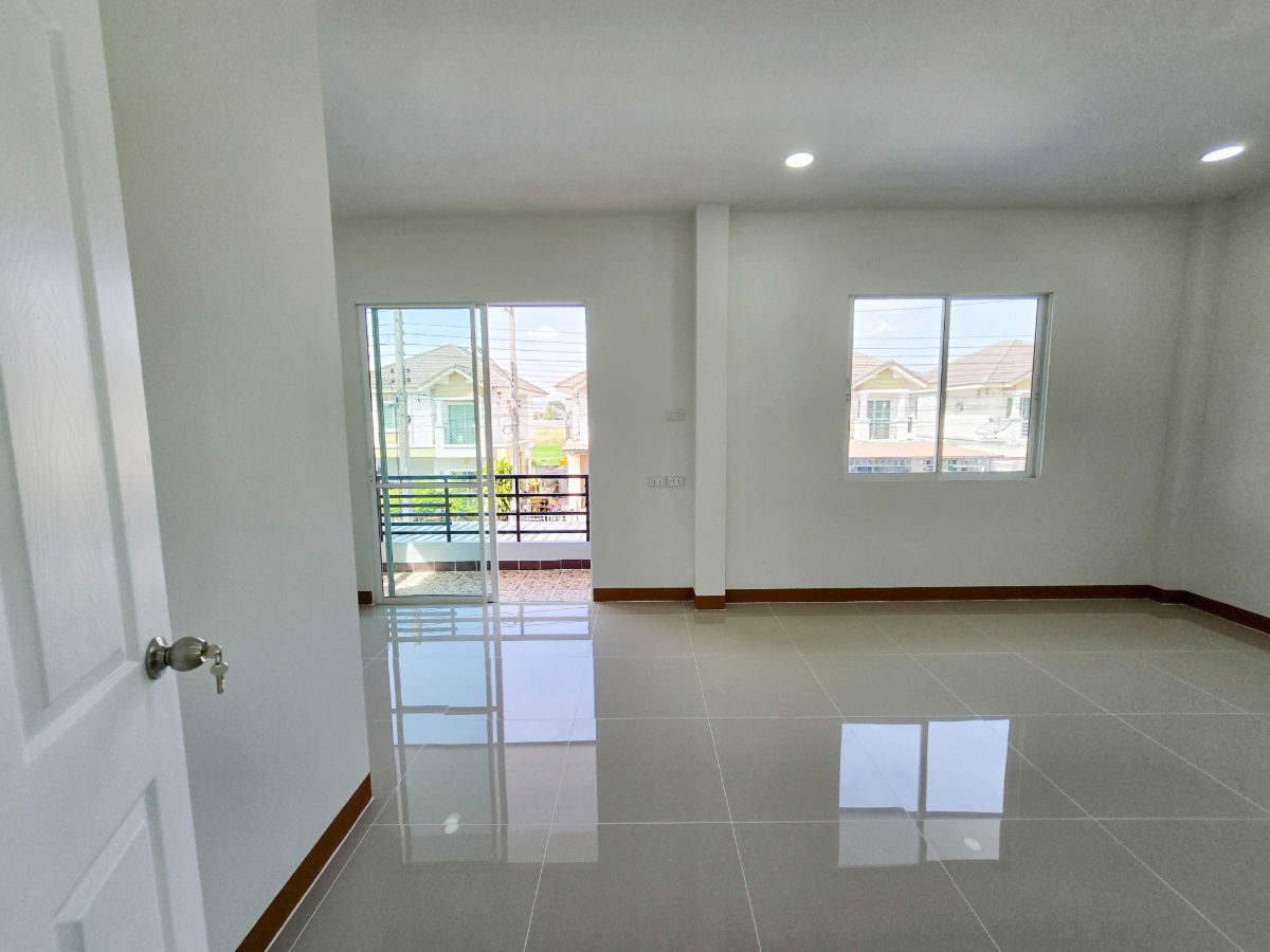 รูป บ้านแฝด 2 ชั้น ลำลูกกา คลอง 7 หลังใหญ่ พื้นที่กว้าง ทำเลดี - รูปที่ 16/20