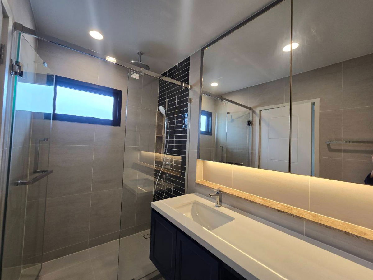 รูป 204 sq.m.  with 4 bedrooms, last unit at a special price Setthasiri Bangna–Suvarnabhumi - รูปที่ 19/25
