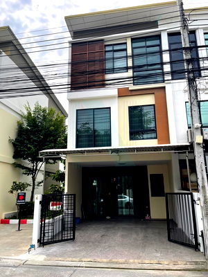 เช่าทาวน์โฮม ถนนพหลโยธิน : 🚩 ให้เช่าทาวน์เฮาส์ 3 ชั้น ซิกเนเจอร์ วิภาวดี 60 3 ห้องนอน 3 ห้องน้ำ