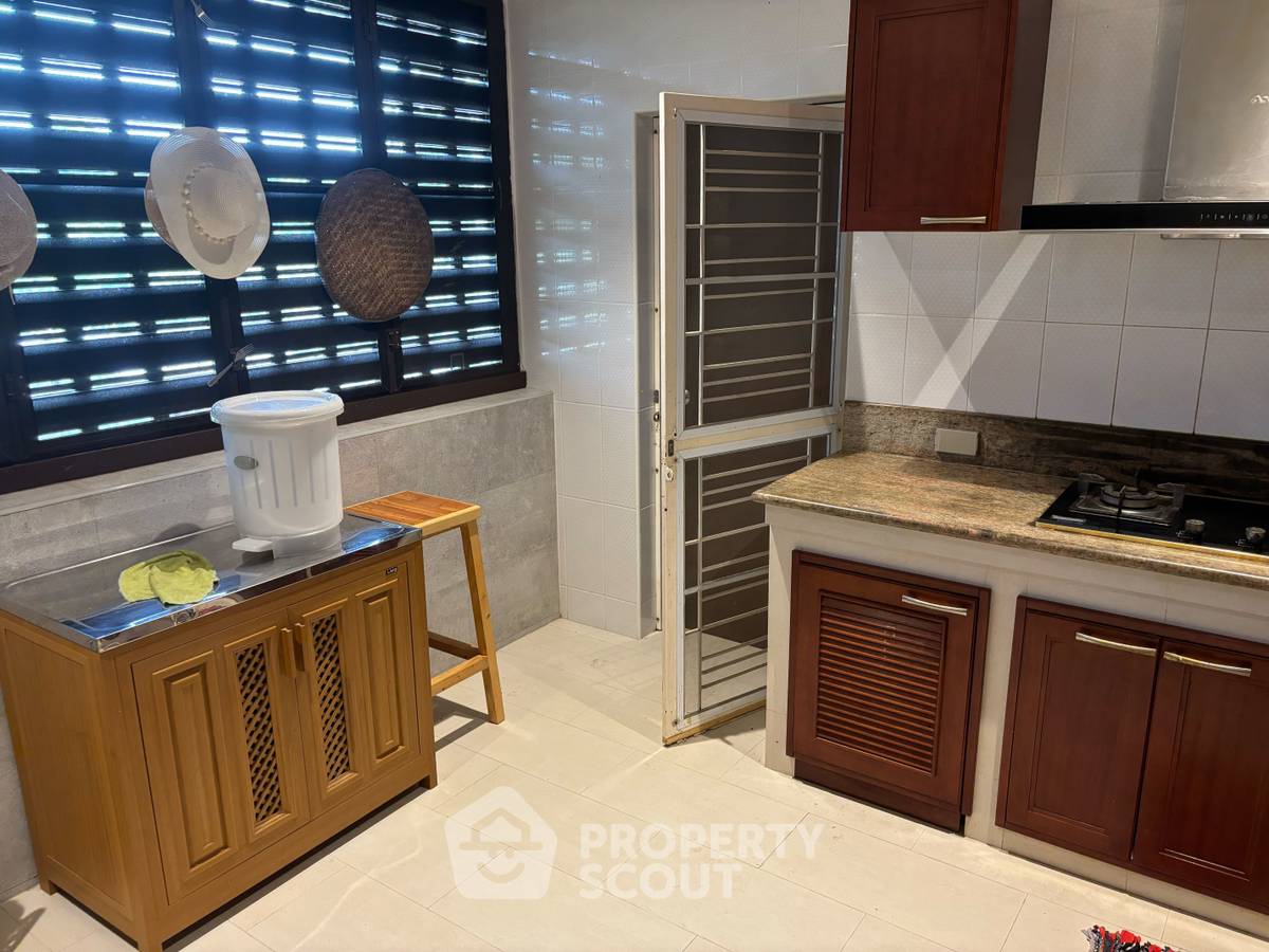 รูป บ้าน 6-ห้องนอน ใน บางเสร่ (ID 1545890) - รูปที่ 23/36