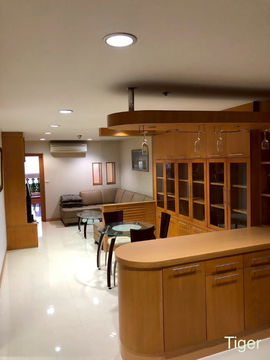 Sale by owner! state tower silom bangkok  