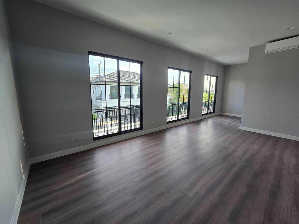 รูป 281 sq.m.  with 4 bedrooms Setthasiri Bangna–Suvarnabhumi - รูปที่ 16/17