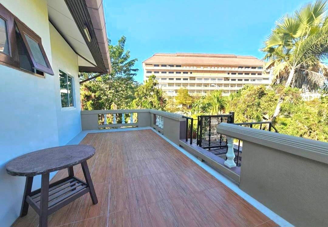 picture Newly renovated pool villa for sale in the middle of the city, a large house, nong hoi zone, mueang district. - 13/13