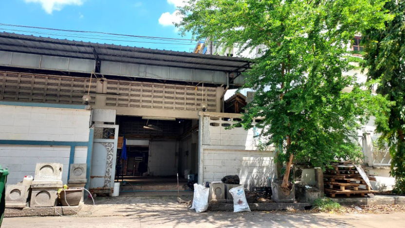 รูป ให้เช่าโกดังพร้อมสำนักงาน ย่านพัฒนาการ มีที่พักพนักงาน บนที่ดิน 200 ตร.ว. พื้นที่ใช้สอยรวม 1,000 ตร.ม. - รูปที่ 12/13