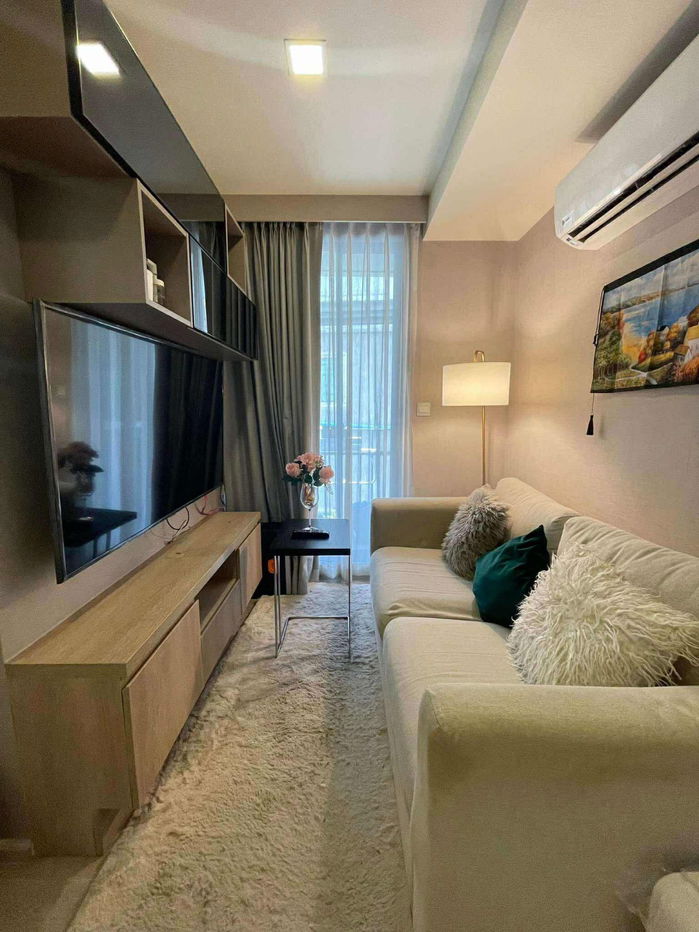 รูป ให้เช่ามาเอสโตร 03 พระราม 9  รัชดาซอย 3  : 18,500฿ ต่อเดือน *  สำหรับผู้เช่าต่างชาติ ( มีค่ามัดจำเพิ่มอีก 1 เดือน )  อนุญาตให้เลี้ยงสัตว์ได้  - รูปที่ 1/5