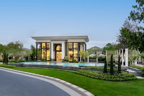 Last Chance! Modern Classic House, 204 sq.m., Near the Park, Peaceful Atmosphere
