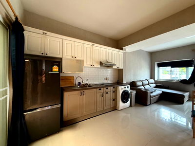 Townhouses for rent : 🏡🔥For Rental hose Closed to Mega Bnagna Indy3 Bangna KM.7 2 BR 3 BH nice decoration
