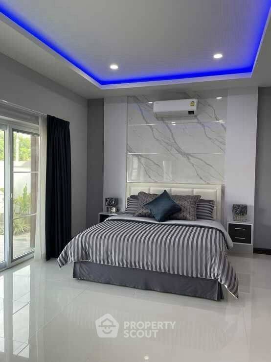 picture 3-BR Villa close to Nongnooch Garden Pattaya (ID 2245698) - 4/7