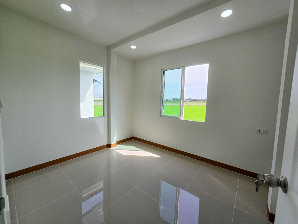 รูป บ้านแฝด 2 ชั้น ลำลูกกา คลอง 7 หลังใหญ่ พื้นที่กว้าง ทำเลดี - รูปที่ 14/20