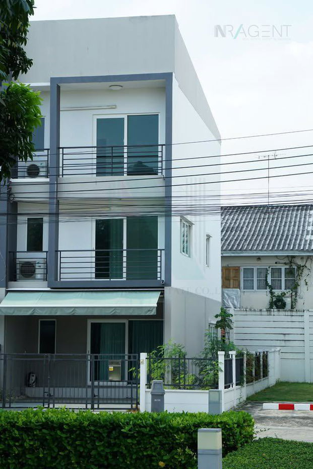 picture 📌 For Rent 3-story Townhouse BAAN KLANG MUANG SUANLUANG 3 bedroom 3 bathroom - 3/8