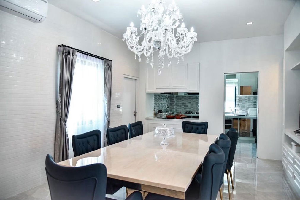 รูป UK06-007 ให้เช่า Pool Villa สุดหรู ใจกลางอมตะนคร  70,000 บาท/เดือน | ขาย 35 ล้าน - รูปที่ 19/20