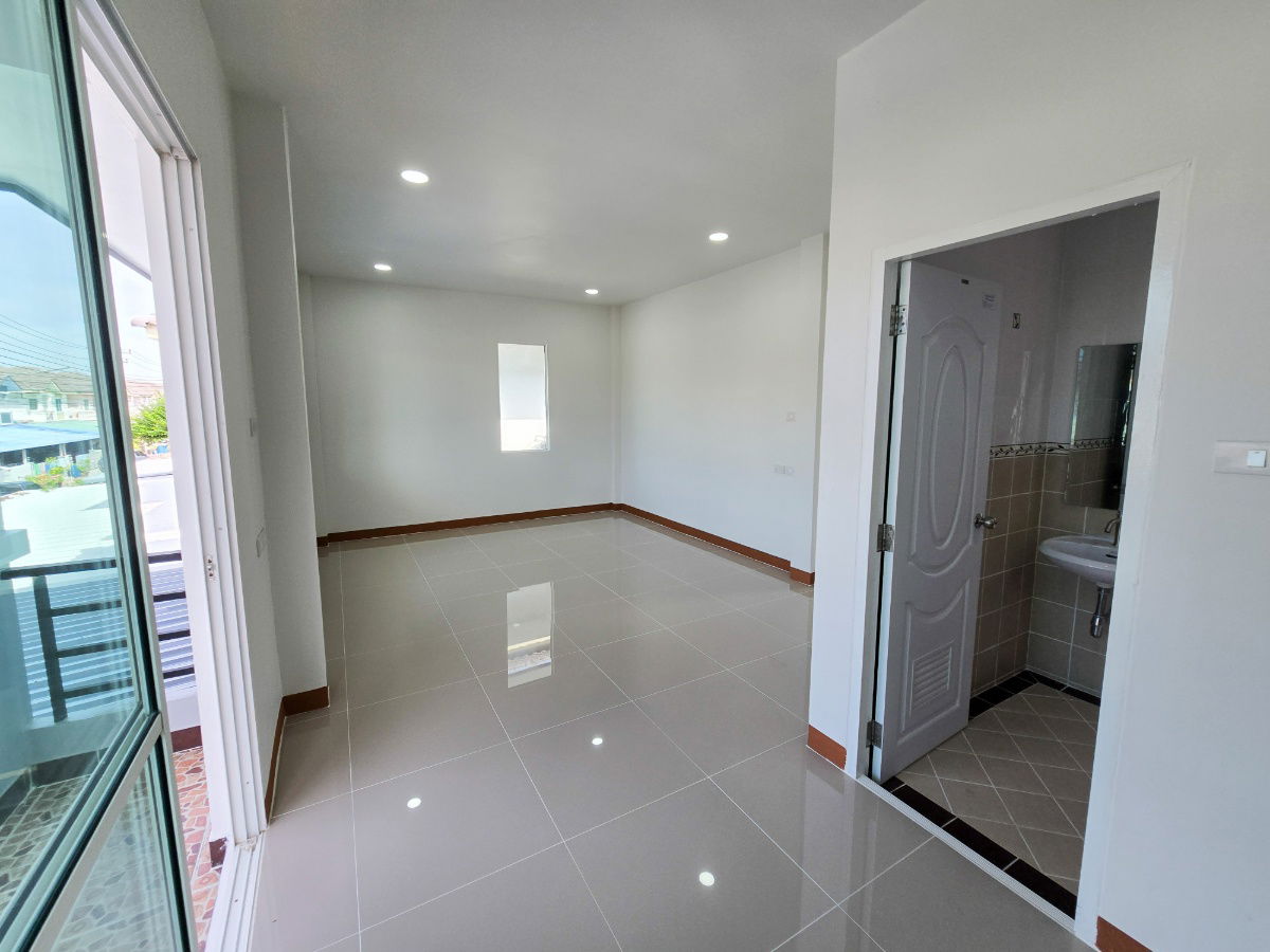 รูป บ้านแฝด 2 ชั้น ลำลูกกา คลอง 7 หลังใหญ่ พื้นที่กว้าง ทำเลดี - รูปที่ 18/20