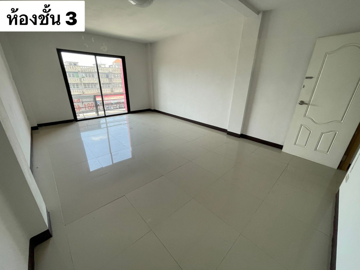 picture For Rent: 3.5-Storey Commercial Building, 19 Sq. Wah (76 Sq.m.) Located at Khlong Khwang Intersection, Bang Bon 5 Road, Nong Khaem District, Bangkok - 14/17