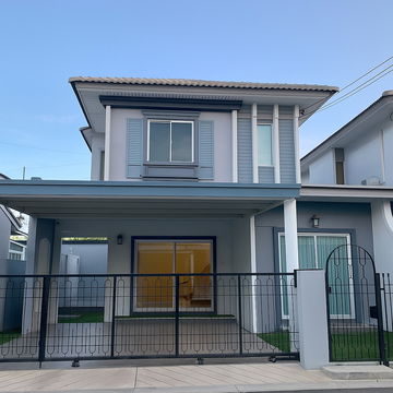  UK07-001 House for sale in Bangsaen, 2-storey twin house in the Life in the Garden project.