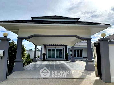 Houses for sale Sattahip Chonburi : 3-BR Villa close to Nongnooch Garden Pattaya (ID 2245698)