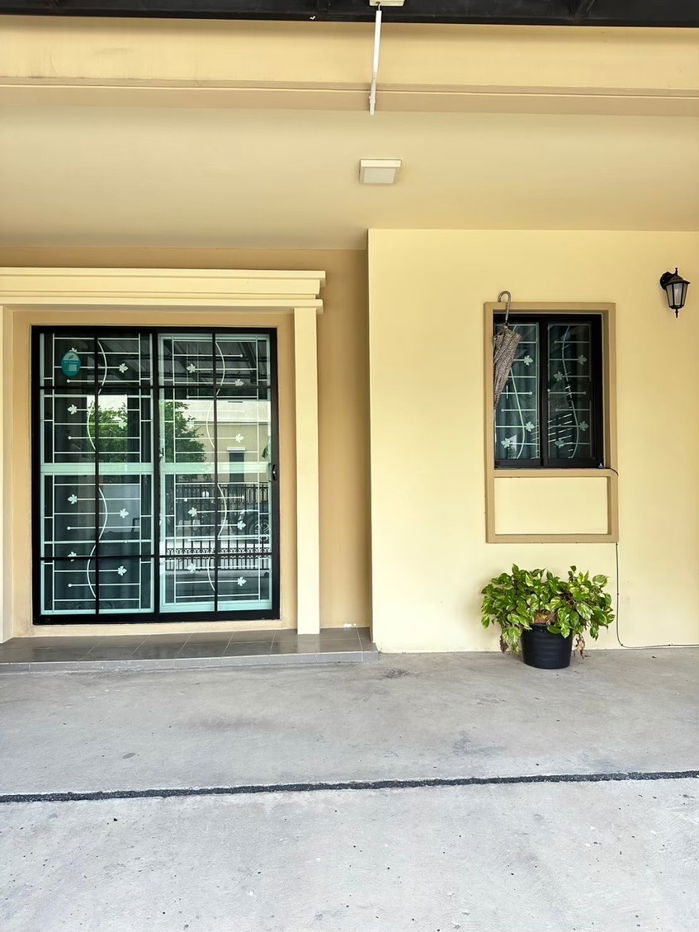 picture Two-storey townhouse for sale in Pruksa Ville Ramkhamhaeng 109, Saphan Sung, Bangkok - 12/14