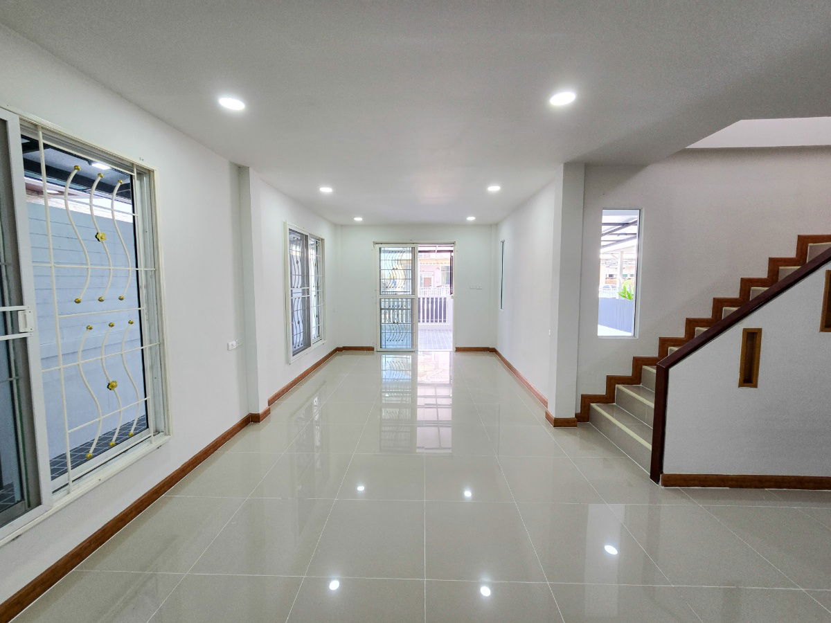 รูป บ้านแฝด 2 ชั้น ลำลูกกา คลอง 7 หลังใหญ่ พื้นที่กว้าง ทำเลดี - รูปที่ 5/20