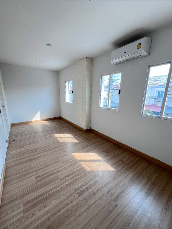 picture Two-storey townhouse for sale in Pruksa Ville Ramkhamhaeng–Outer Ring, Saphan Sung, Bangkok - 5/13