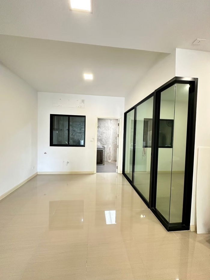picture Two-storey townhouse for sale in Pruksa Ville Ramkhamhaeng 109, Saphan Sung, Bangkok - 6/14