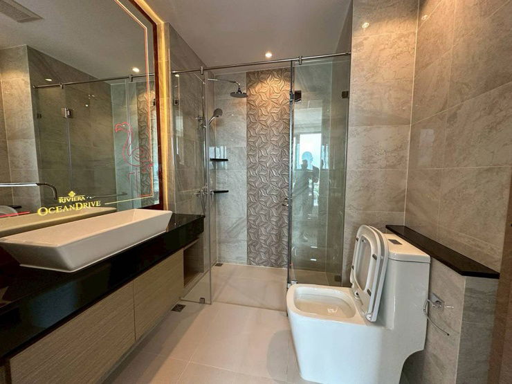 picture Riviera Ocean Drive Condominium   - 8/17