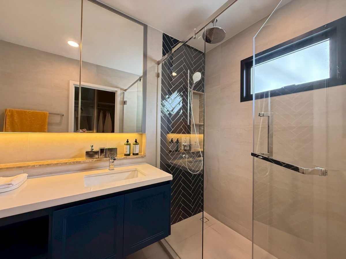 รูป For Sale!! Fully Furnished 204 sqm. House Ready to Move In Prime Location  - รูปที่ 8/12