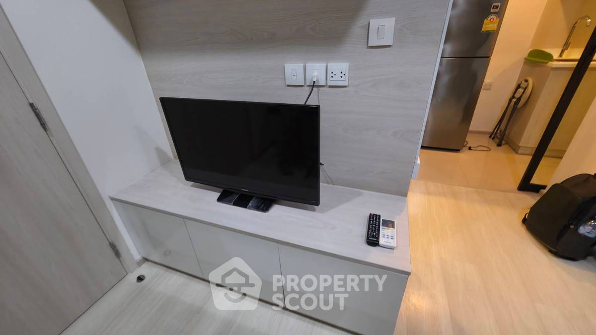 picture 1-BR Condo at Life Asoke near ARL Makkasan (ID 647726) - 3/11