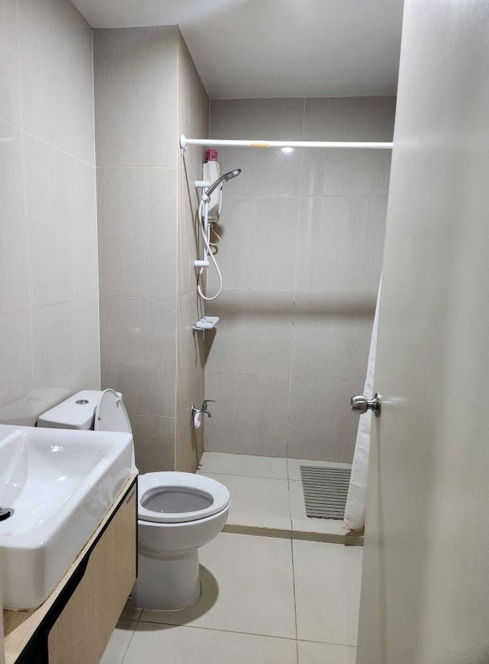 picture Forrent.  The Parkland Phetkasem Condominiums  - 8/8
