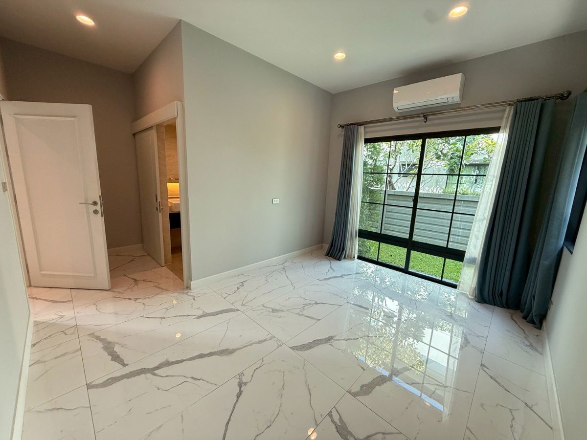 รูป For Sale !!! Fully Furnished Detached House 204 sqm in a Prime Location - รูปที่ 14/19