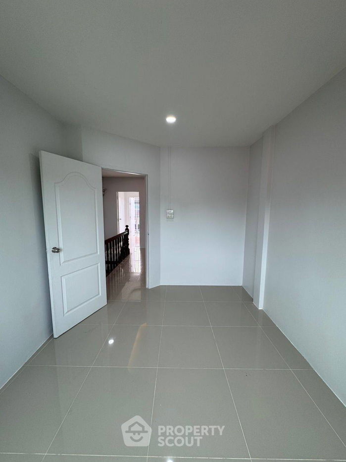 รูป บ้าน 2-ห้องนอน ใกล้ พัทยาตะวันออก (ID 2245808) - รูปที่ 32/34