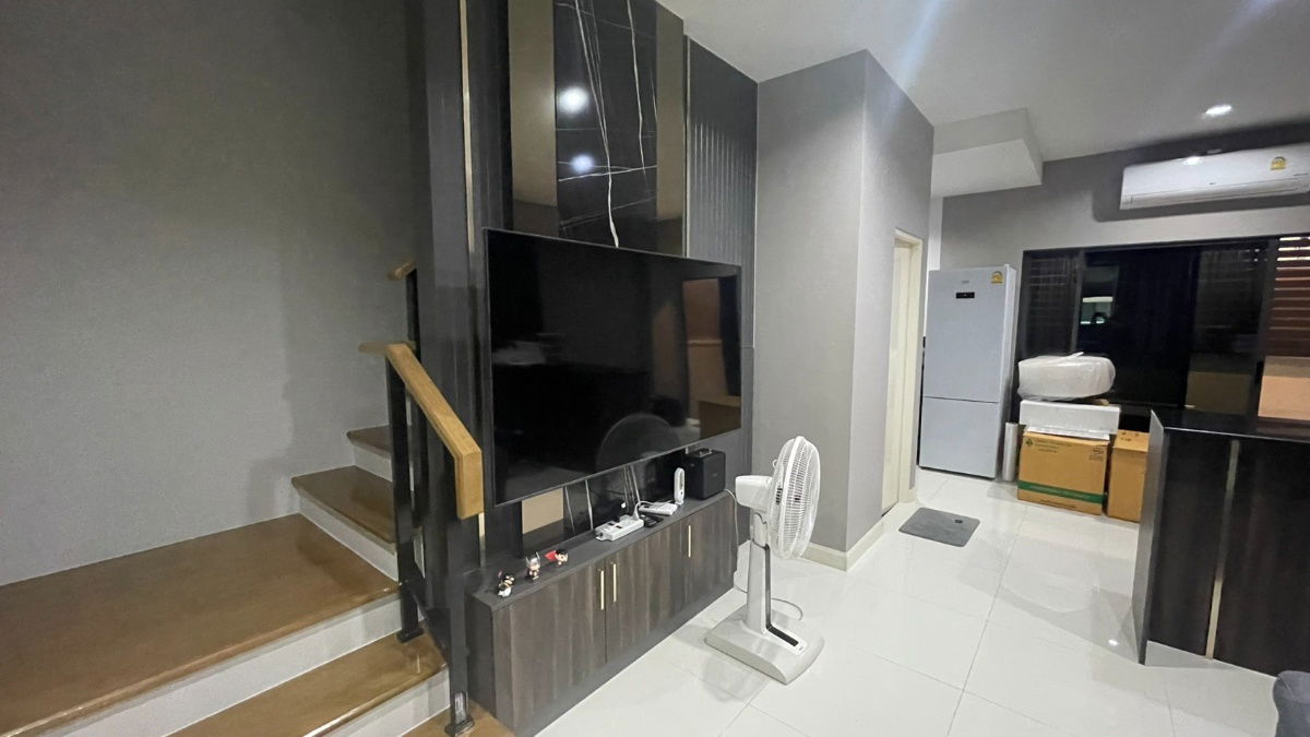 รูป 🏡🏡ปล่อยเช่า!! บ้านกลางเมืองราชพฤกษ์ 3 ชั้น ใกล้เซ็นทรัลเวสต์วิลล์ แต่งครบ หิ้วกระเป๋าเข้ามาอยู่ได้เลย!!🏡🏡 - รูปที่ 6/19