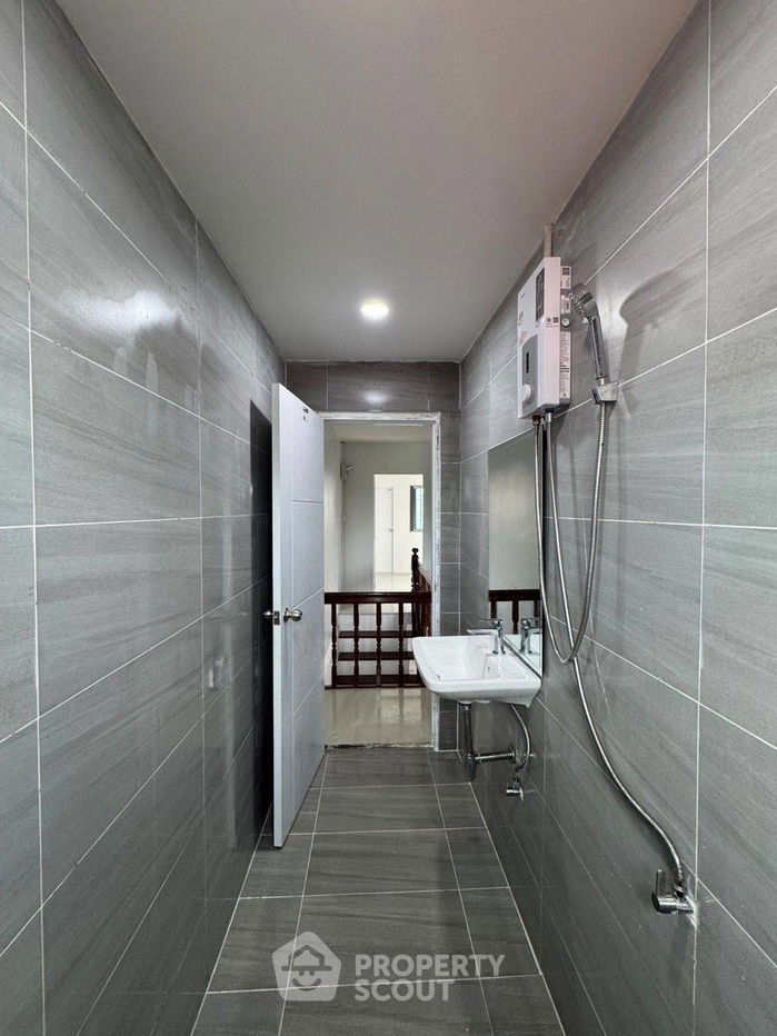 รูป บ้าน 2-ห้องนอน ใกล้ พัทยาตะวันออก (ID 2245808) - รูปที่ 34/34