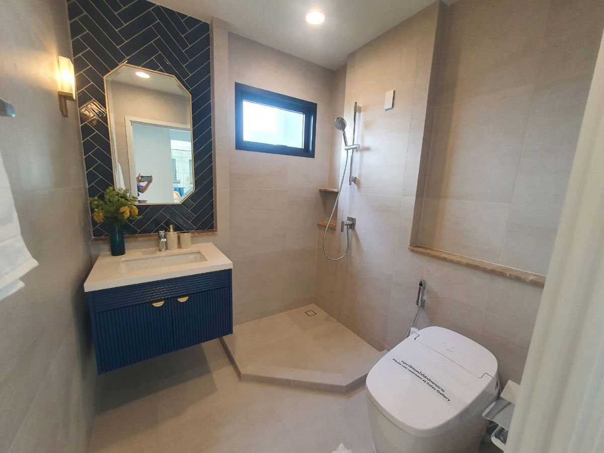 รูป Corner Show House, 204 sq.m., Setthasiri Bangna–Suvarnabhumi Inbound direction to the city Excellent connectivity, only 500 meters to the expressway - รูปที่ 17/20