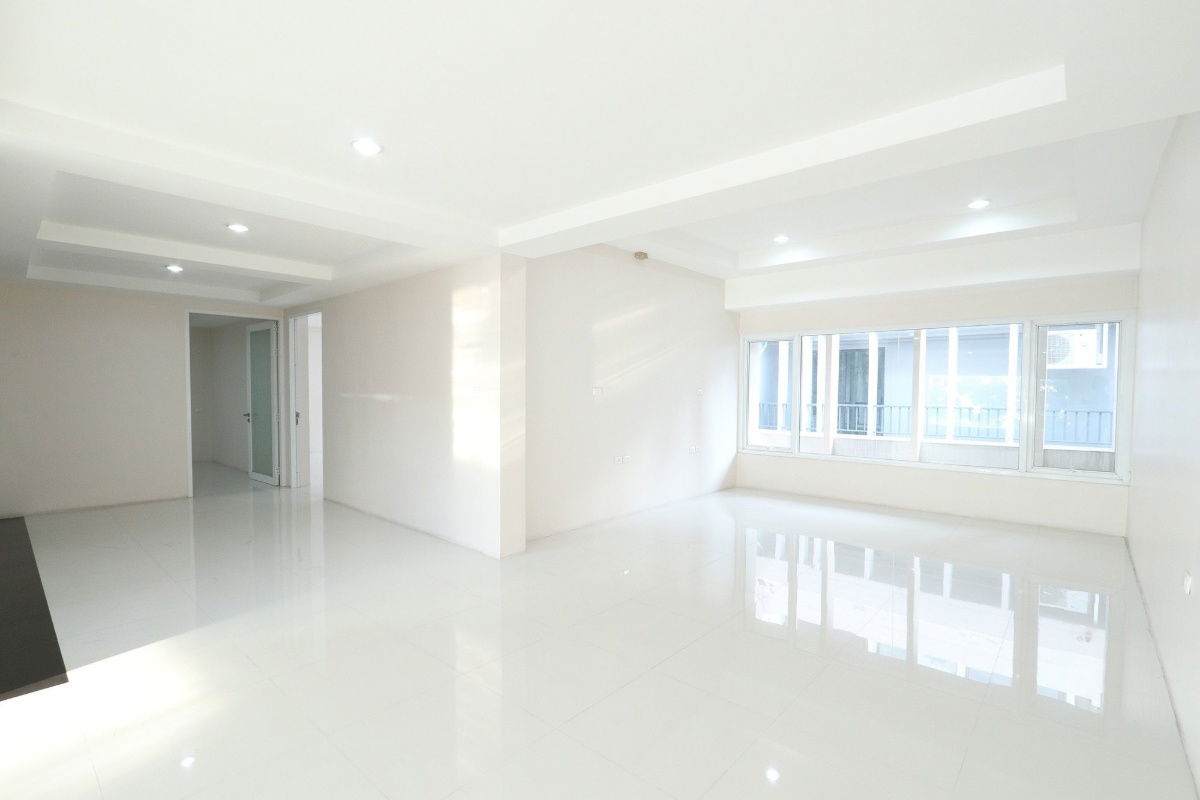 picture S372 🏢 3-storey commercial building for sale in Silom area, on the main road, 185 sq m, suitable for business and residence, only 320 million baht. - 19/21