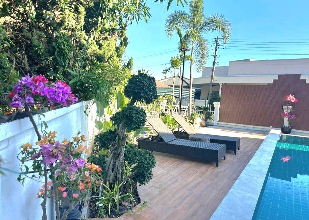 picture Newly renovated pool villa for sale in the middle of the city, a large house, nong hoi zone, mueang district. - 12/13