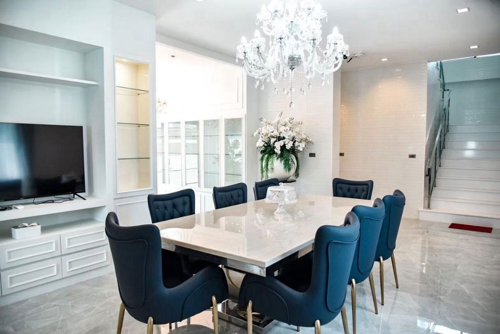 รูป UK06-007 ให้เช่า Pool Villa สุดหรู ใจกลางอมตะนคร  70,000 บาท/เดือน | ขาย 35 ล้าน - รูปที่ 3/20