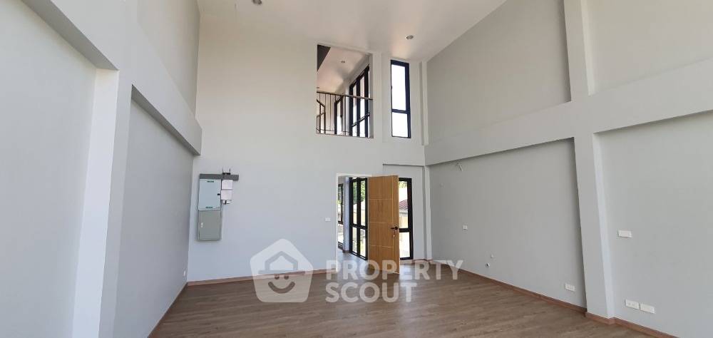 picture 3-BR House near MRT Ratchadaphisek (ID 1898522) - 3/12