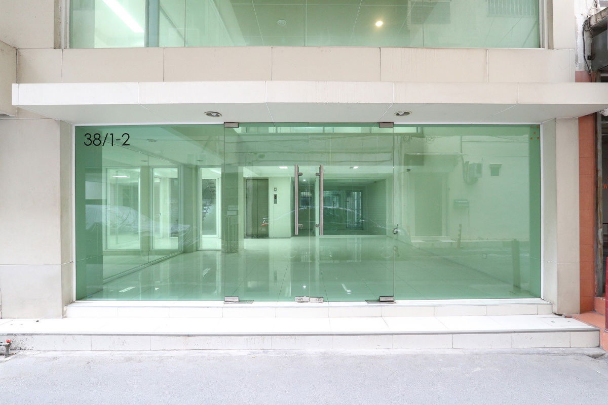 picture S372 🏢 3-storey commercial building for sale in Silom area, on the main road, 185 sq m, suitable for business and residence, only 320 million baht. - 13/21