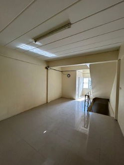 picture 3-storey Home Office in a prime location right on Sukhumvit Road, inbound to Bangkok , retail shop, or office. Located in Pimpaporn 7 Project - 5/11