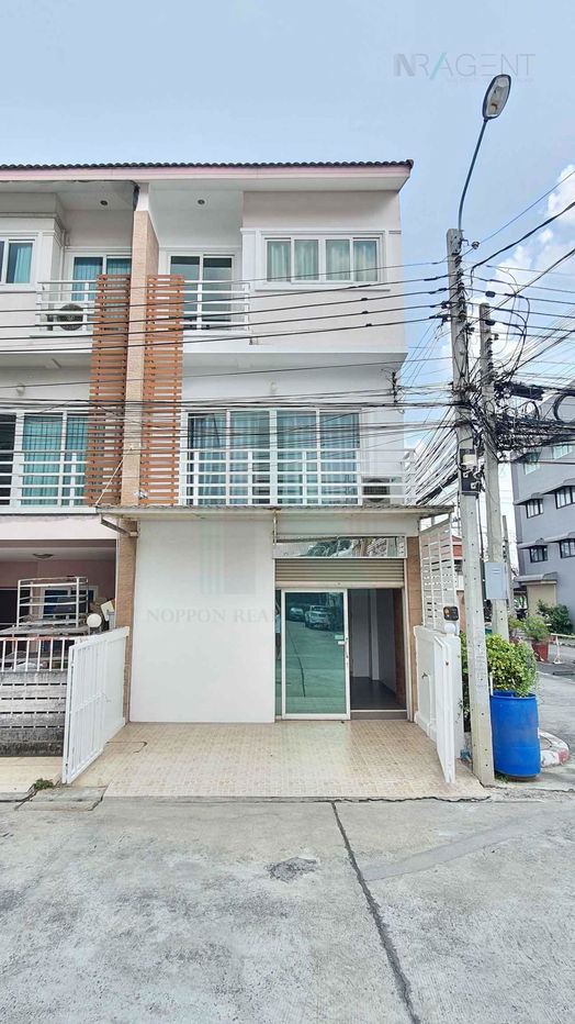 รูป 🎉 ให้เช่าทาวน์เฮาส์ 3 ชั้น โฮมอินทาวน์ พหลโยธิน 73 4 ห้องนอน 4 ห้องน้ำ - รูปที่ 3/8