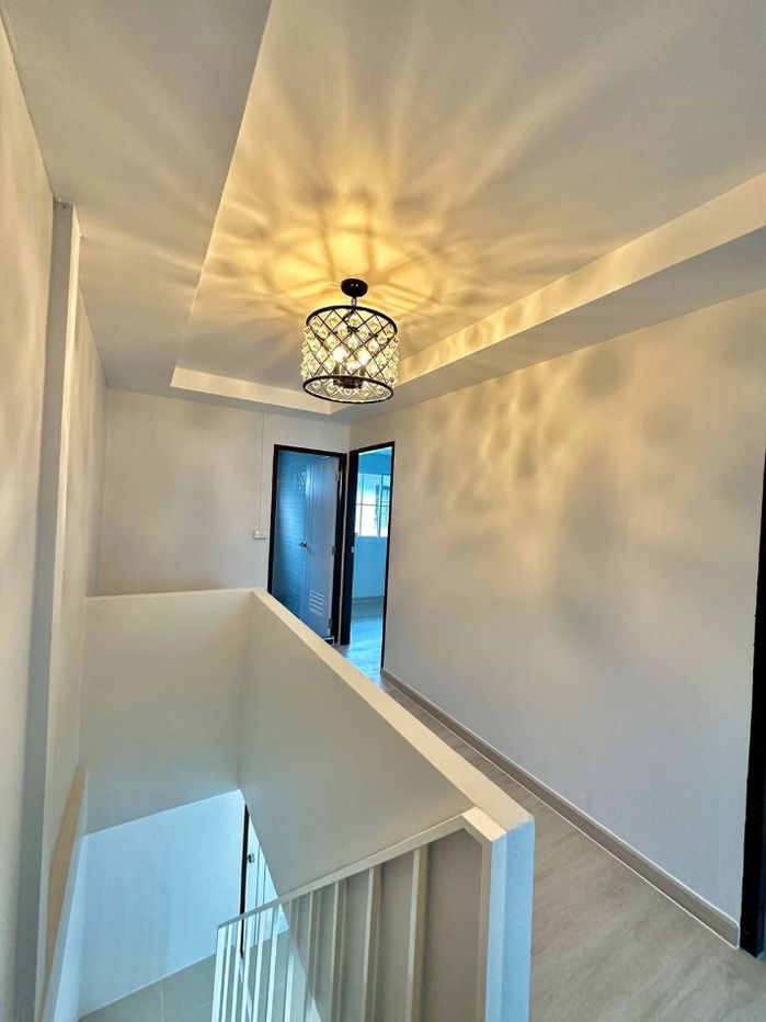 picture  Cheap sale, second-hand townhouse, newly decorated, Ubon Chat 2 project, on an area of 20 sq m, free transfer - 7/12