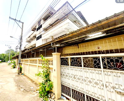 Shophouses for rent Rajamangala Institute of Technology : Charansanitwong Road. MRT Phasi Charoen 2.4 km.BangWaek 59-65 Warehouse for rent area 1 rai 1800 sq.