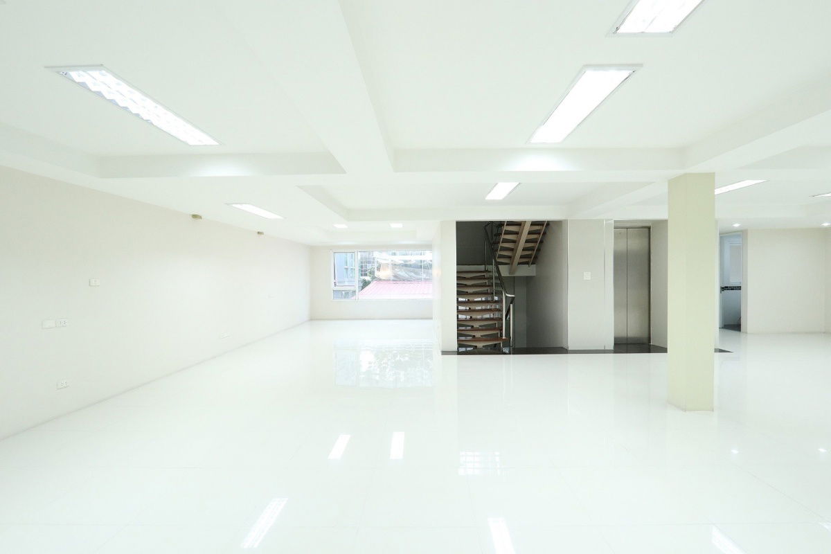 picture S372 🏢 3-storey commercial building for sale in Silom area, on the main road, 185 sq m, suitable for business and residence, only 320 million baht. - 15/21
