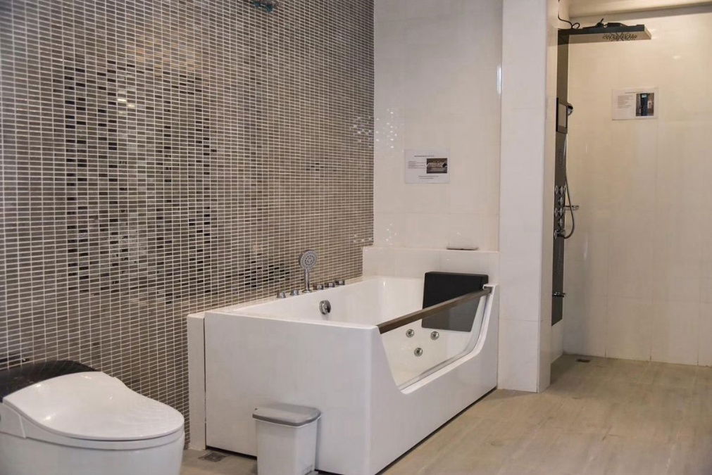 รูป UK06-007 ให้เช่า Pool Villa สุดหรู ใจกลางอมตะนคร  70,000 บาท/เดือน | ขาย 35 ล้าน - รูปที่ 6/20