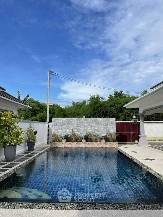 picture 3-BR Villa close to Nongnooch Garden Pattaya (ID 2245698) - 2/7