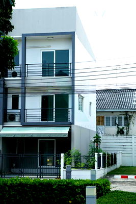 เช่าทาวน์โฮม นิคมอัญธานี (เจมโมโปลิส) : 🔺 ให้เช่าทาวน์เฮาส์ 3 ชั้น บ้านกลางเมือง สวนหลวง 3 ห้องนอน 3 ห้องน้ำ