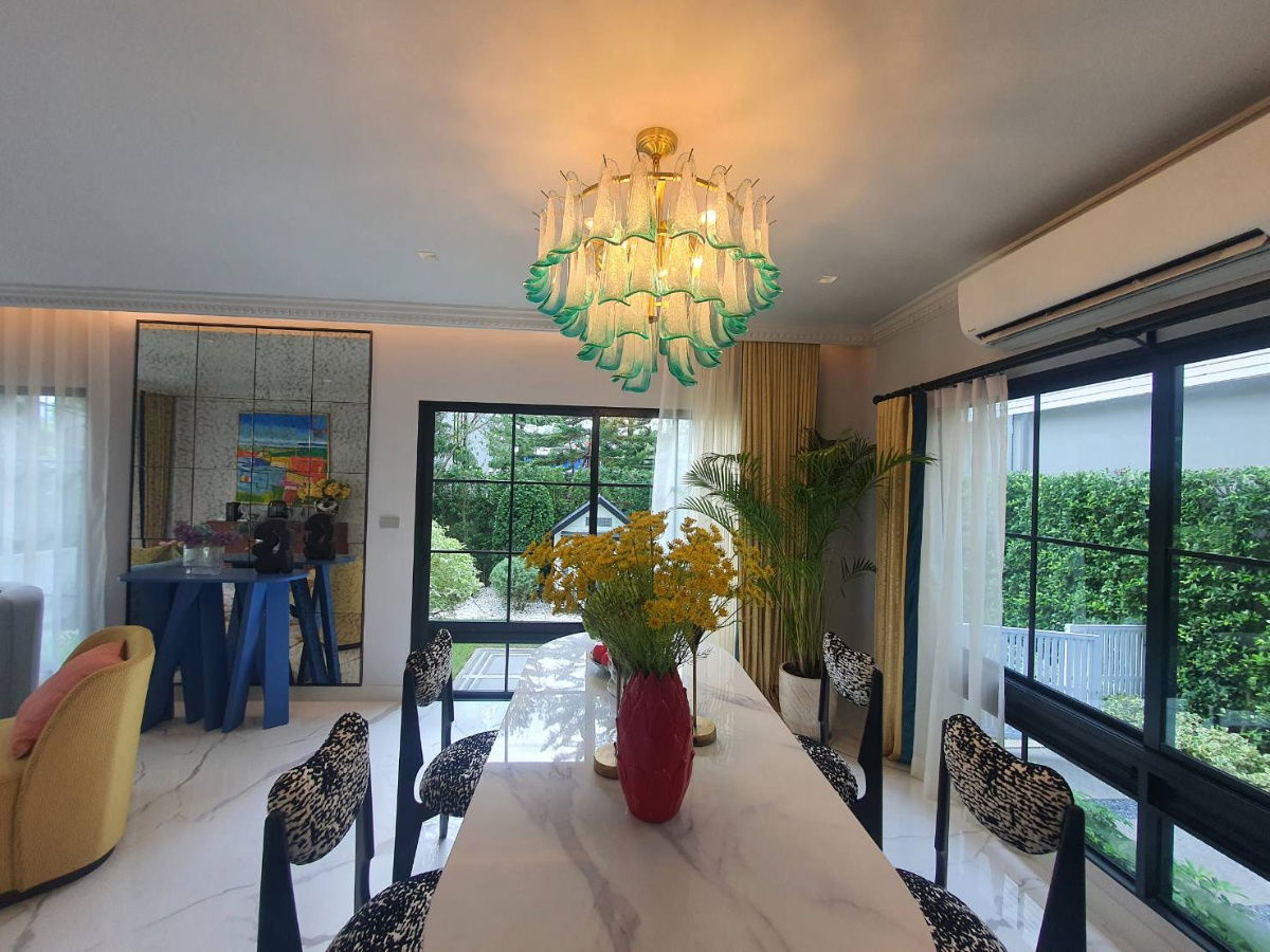 รูป Corner Show House, 204 sq.m., Setthasiri Bangna–Suvarnabhumi Inbound direction to the city Excellent connectivity, only 500 meters to the expressway - รูปที่ 6/20