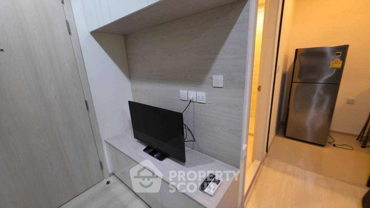 picture 1-BR Condo at Life Asoke near ARL Makkasan (ID 647726) - 4/11