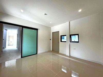Houses for sale ม.ธนบุรี : Sale Venue id Phetkasem81 cheap price