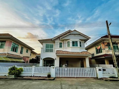UK06-027 🏡 บ้านเดี่ยวให้เช่า – หมู่บ้านมณีรินทร์บางแสน 💸 ปล่อยเช่า: 20,000 บาท/เดือน (สัญญารายปี) 