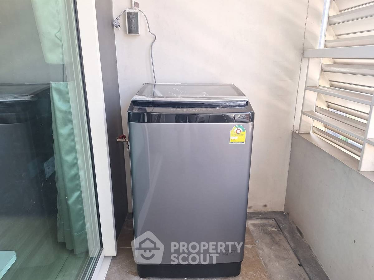 picture 1-BR Condo at The Light House Sathorn–Chareonnakorn near BTS Krung Thon Buri (ID 2248665) - 12/12